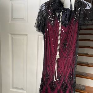 Flapper dress with accessories